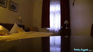 Hottie Martin Gun - amateur scene - Public Agent