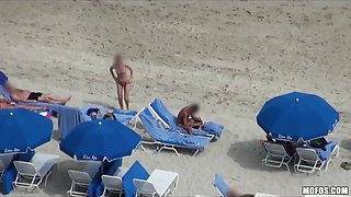 Greatest perk of living by the beach is picking up fit horny coeds