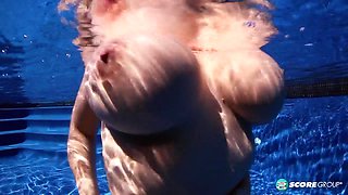 Big Tit Skinny Dip: Lana Ivans - Lana Ivans - Scoreland