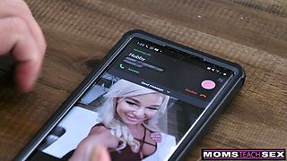 Tireless London River and Vina Sky at female orgasm porn