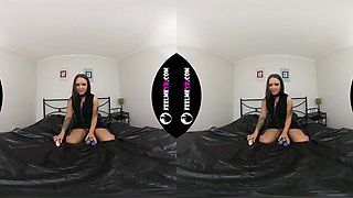 Lola Ash Emo Milf Masturbates And Squirting VR 3D - FeelMeVR