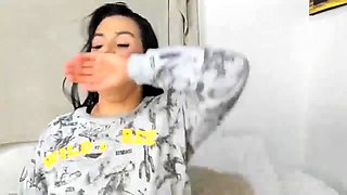 Close up MILF masturbation