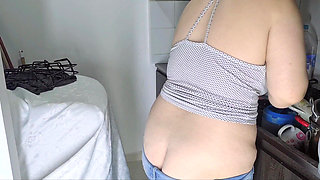 Buttcrack in the Kitchen