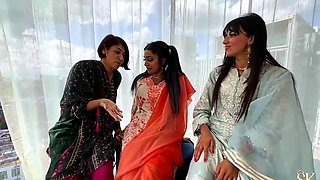 SAHARA KNITE - Desi Bhabhi Threesome