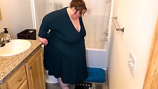 Big Boobs MILF Do A Tit Fuck