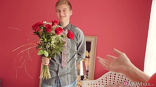 Blonde MILF 3way sex video