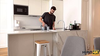 Hunt4k. instead of doing it with boyfriend chick is banged by his bff