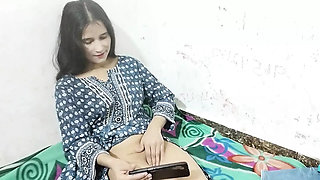 College girl ne apne boyfriend ko video call par chuchi dikhai