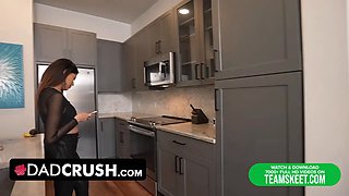 Fucking hot step daughter reyna belle seduces her sugar step-daddy to earn her keep - dadcrush