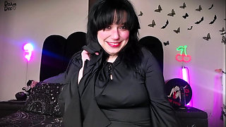 Witch Palm Reader Pumps & Rides You Until You Pop!