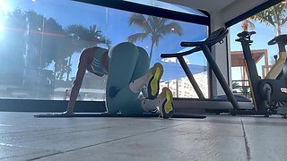 Fit Teen 18+ Bubble But Fucks Her Personal Trainer After The Gym