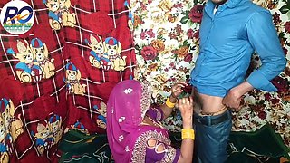 Desi sexy mausi fucked her own stepsister's stepson by becoming a mare and lifting her in the lap and putting the dick in the mouth and