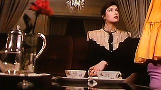 Masturbating amateur cums after solo fun