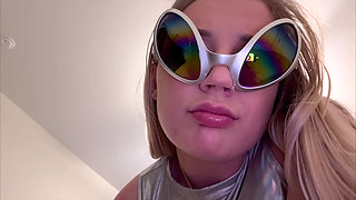 Phoenix Sinz's Futuristic Giantess Domination 4K POV Shrinking Fantasy Awaits!