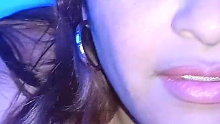 Seduction in the Bedroom Fellatio with the Feet of a Curvy MILF Until Ejaculation