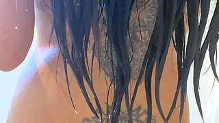 Awesome Big Boobs Blonde Masturbates In The Shower