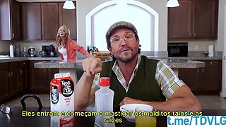 Enteada Usando Seus Peitos Grandes Para Seduzir LEGENDADO - Lingerie