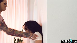 Asian lesbian seducing her tall roommate