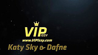 Czech scene with striking Daphne Klyde from VIPissy