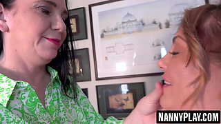 Massive BBW Hannah Symonds is orally pleasured by Kjirsten Jensen