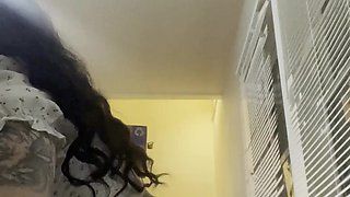 Goth school woman jiggles her arse so you