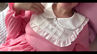 Cute Babe Fingering Pink Pussy