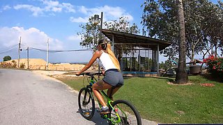 Perfect big ass Thai girlfriend anal sex
