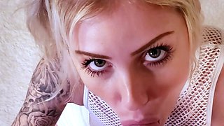 Amazing Amateur Blonde Naked Babe