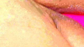 BBW Masturbating with Vibrator