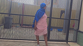 The Arabian Stepmother Squirting Outside