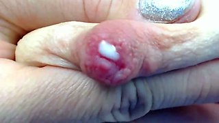 Amateur dude with a nipple fetish