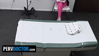 Doctor bangs busty Celestina Bloom to help her with multiple orgasms