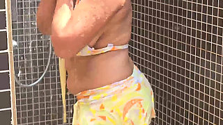 Squirting in Her Swimming Pool Full Video 4K Quality