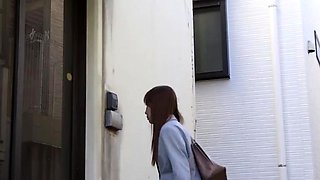 Amateur Asian gives amazing blowjob