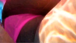 Deutscher Amateur-Paar vergngt sich am Pool auf Mallorca