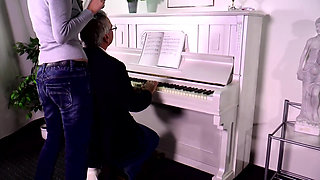 Wild Blonde in Intense Fingering and Scissoring Chaos