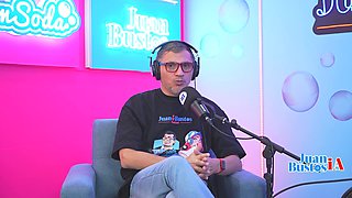 SQUIRTER COUGAR: Lina heads wild with the machine and completes up penetrating a stranger until she dumps!