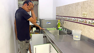 An Unknown Guy Fucks A Woman with No Cash in Exchange for Fixing Her Pipes