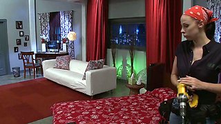 Gianna Michaels rides a large rod on the sofa   uncensored