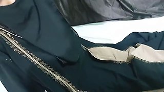 Muslim Housewife was fucked by home owner