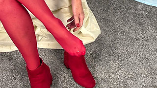 Aunty Sandra All in Red Vgq76