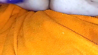Squirting Wirh Huge Dildo