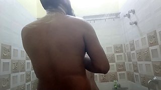 Indian couple Niharika Thakur enjoys some steamy shower fun
