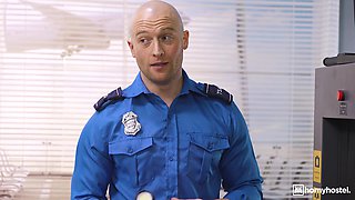 Zac Wild's Wild Anal Passion in a Steamy Encounter