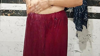 Priya Bhabi Big Ass Bath Show