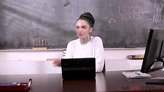 Leigh Raven's Squirting Lessons in Wild Lesbian Seduction