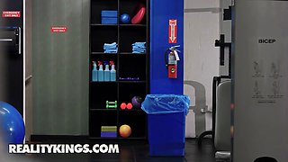 Curvy tomie tang pulls her stretch pants down at the gym & entices chris to pound her - reality kings
