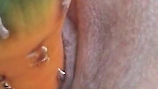 Casting milf drilling her pussy and ass hole with extreme objects