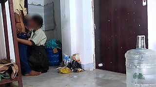 Indian College Girl Ko Tution Teacher Ne Chupke Se Chudai Kiya