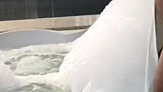 I Got a Whirlpool with the Hottie